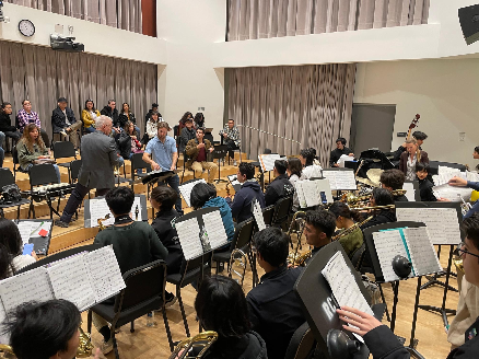 Picture of clinicians working with students at the tune-up festival